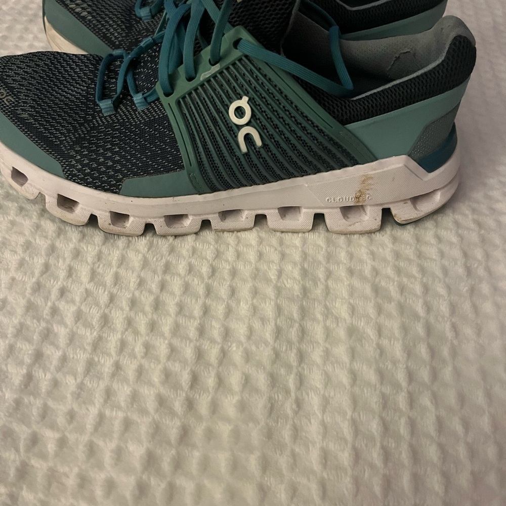 On Running Women's Shoes in Teal and White